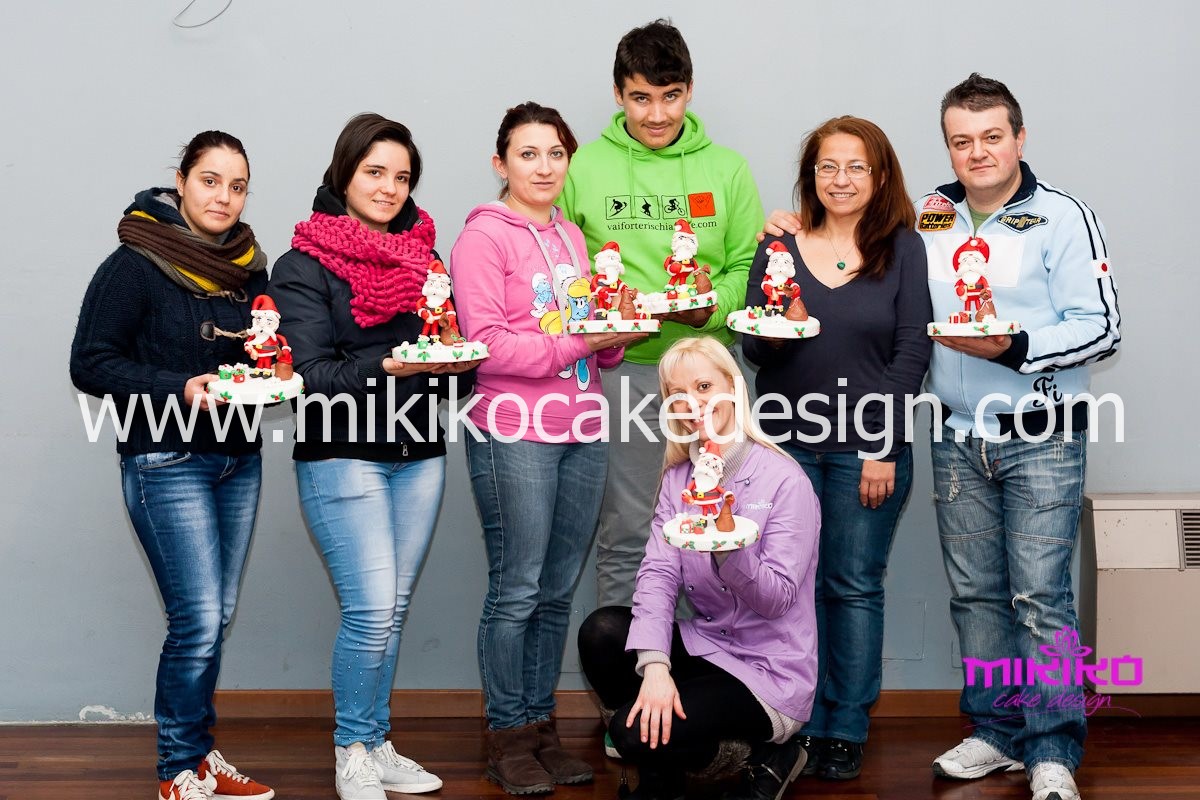 Foto di gruppo del corso di Cake Design del 12 dicembre 2013